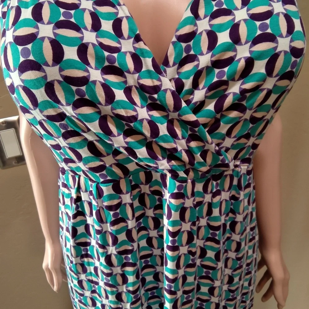 Garnet Hill Sleeveless Knit Surplice Dress with Geometric Circles - Picture 3 of 7